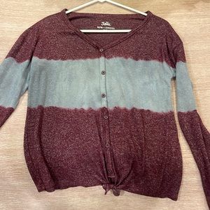 JUSTICE TIE DIE BURGUNDY AND GRAY PERFECTLY SOFT LONG SLEEVE V-NECK